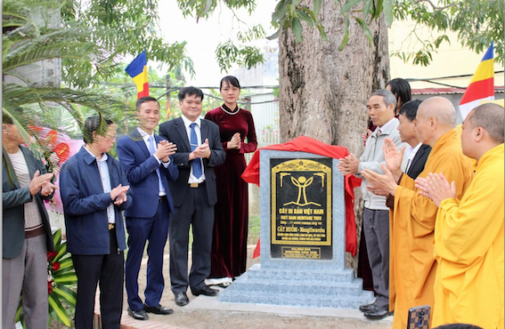 Công[-]nhận[-]Cây[-]Di[-]sản[-]trên[-]300[-]năm[-]tuổi[-]tại[-]di[-]tích[-]Đình,[-]Chùa[-]Do[-]Nha,[-]xã[-]Tân[-]Tiến,[-]huyện[-]An[-]Dương,[-]Hải[-]Phòng